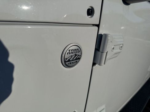 Used 2020 Jeep Wrangler Unlimited Sahara image 48