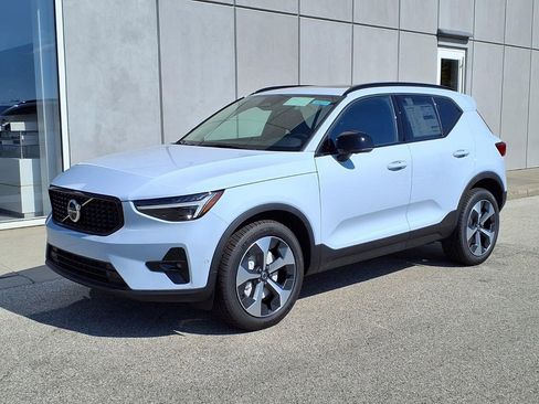 New 2026 Volvo XC40 B5 Plus w/ Climate Package AWD/4WD image 1