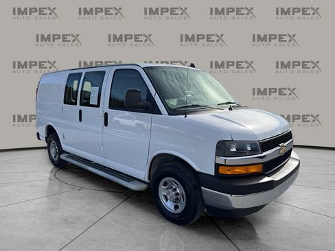 Used 2023 Chevrolet Express 2500 w/ Driver Convenience Package image 7