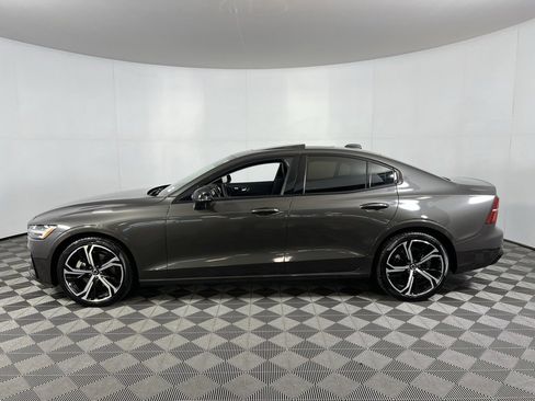 Used 2025 Volvo S60 B5 Core image 8