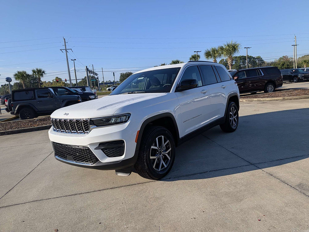 New 2027 Jeep Grand Cherokee Laredo X AWD/4WD image 8