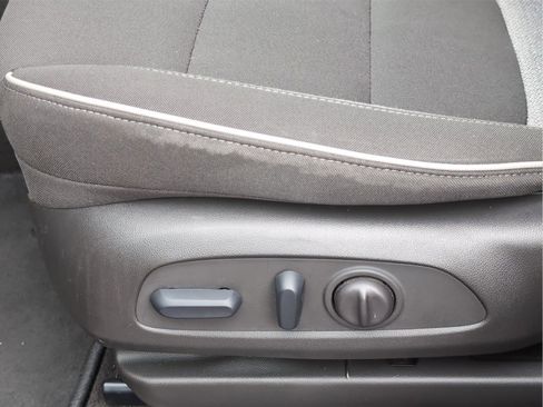 Used 2023 Chevrolet TrailBlazer LT FWD image 14