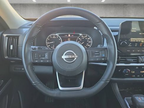 Used 2024 Nissan Pathfinder SL image 21