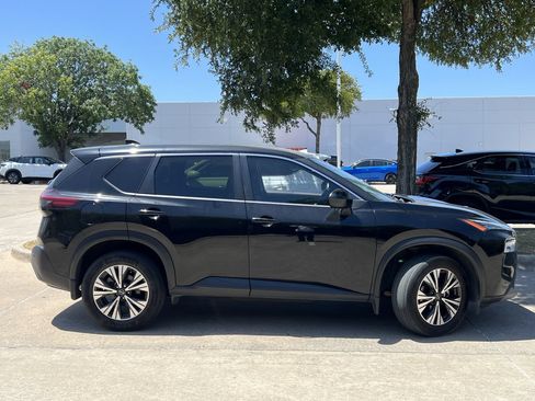 Used 2023 Nissan Rogue SV FWD image 3