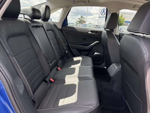 Certified 2023 Volkswagen Jetta SE w/ Panoramic Sunroof Package FWD image 10