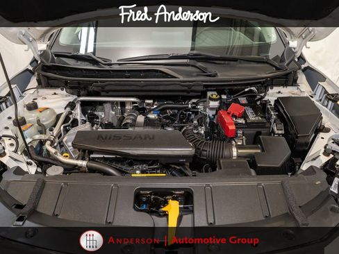Used 2024 Nissan Rogue S AWD/4WD image 17