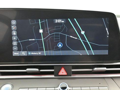 Used 2024 Hyundai Elantra SEL FWD image 19