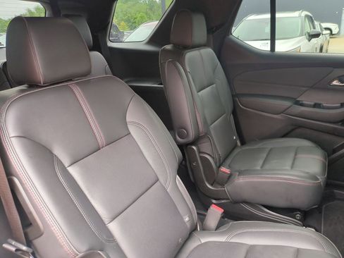 Used 2022 Chevrolet Traverse RS FWD image 38
