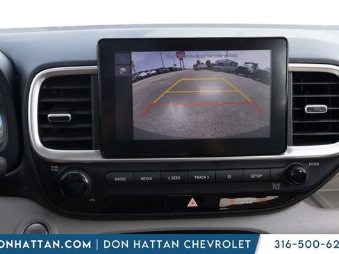 Used 2025 Hyundai Venue SEL FWD image 9