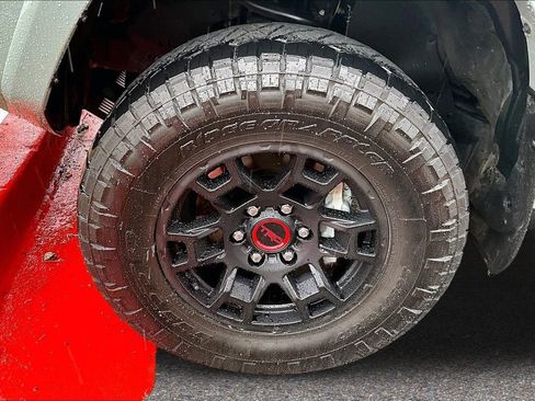 Used 2023 Toyota 4Runner TRD Off-Road Premium w/ Moonroof Package AWD/4WD image 38