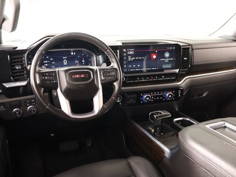 Used 2022 GMC Sierra 1500 SLT RWD image 2