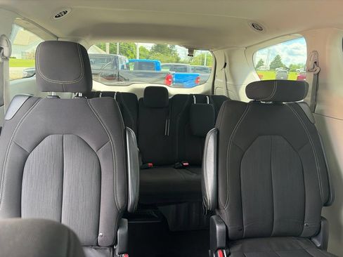 Used 2023 Chrysler Voyager LX FWD image 28