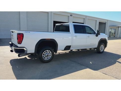 New 2026 GMC Sierra 2500 SLE w/ SLE Value Package; image 8