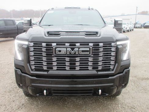New 2026 GMC Sierra 2500 Denali Ultimate image 12