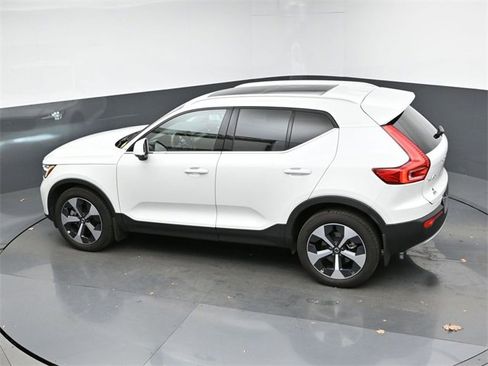 Used 2023 Volvo XC40 B4 Plus w/ Protection Package Premier image 19
