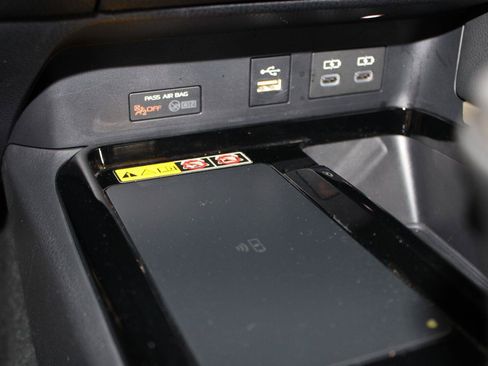 Used 2025 Toyota Camry XSE FWD image 26