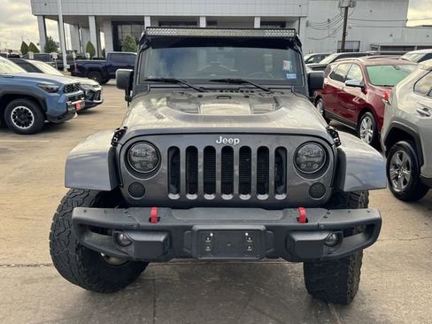 Used 2016 Jeep Wrangler Unlimited Rubicon image 2