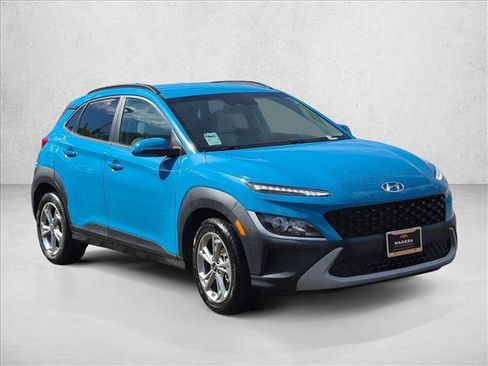 Used 2023 Hyundai Kona SEL AWD/4WD image 3