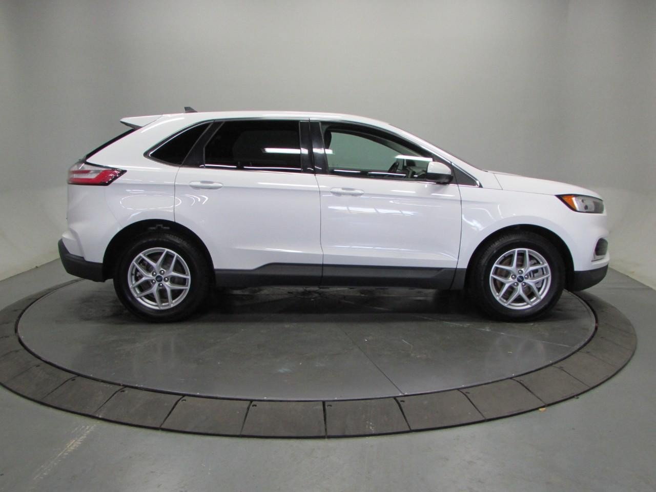 Used 2021 Ford Edge SEL AWD/4WD image 8