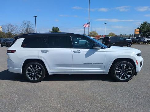 Used 2022 Jeep Grand Cherokee L Overland w/ Advanced Protech Group III image 3