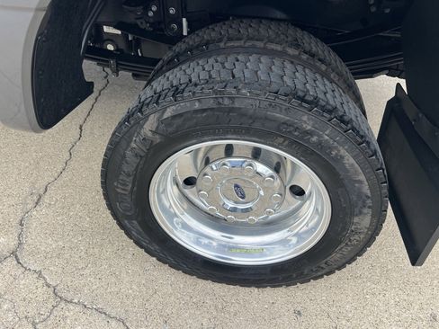 Used 2024 Ford F450 Platinum image 12