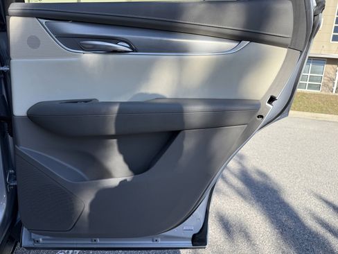 Used 2017 Cadillac XT5 Luxury w/ Driver Awareness Package image 46