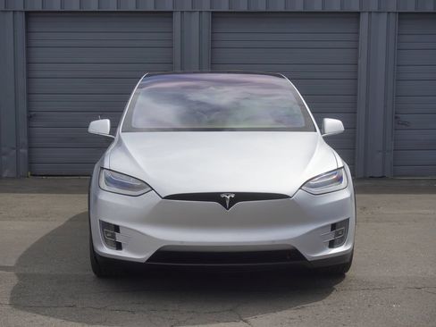 Used 2016 Tesla Model X 75D AWD/4WD image 11