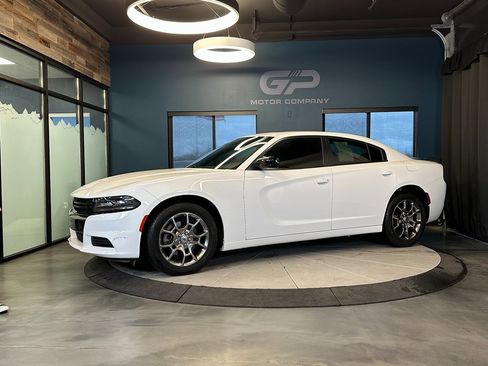 Used 2017 Dodge Charger SE w/ Power Sunroof Group image 7
