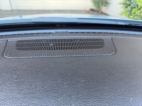 Used 2025 Jeep Compass Limited image 17