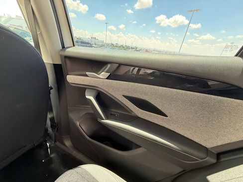 Certified 2025 Volkswagen Tiguan S FWD image 17
