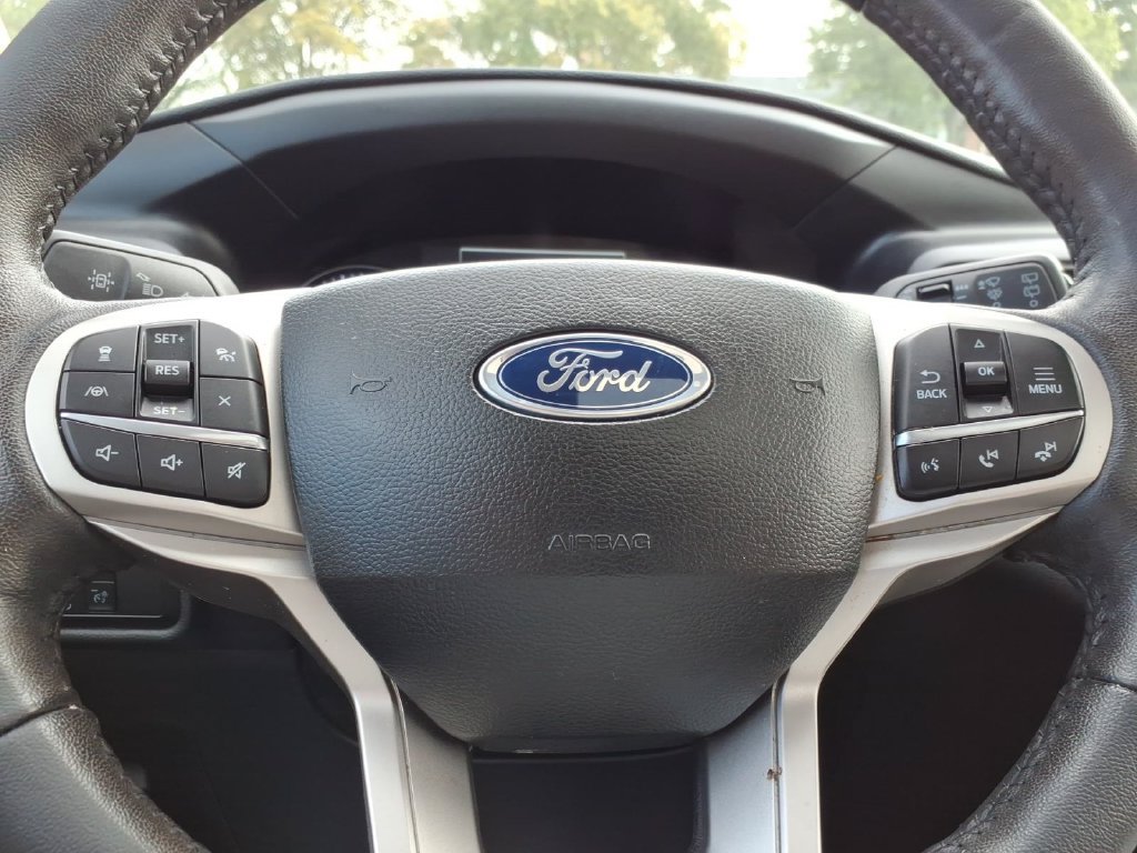 Used 2023 Ford Explorer Limited w/ Equipment Group 301A AWD/4WD image 26