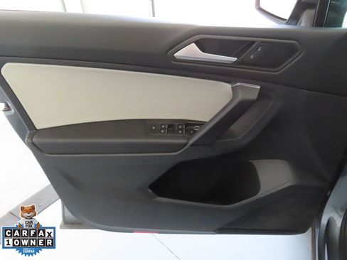 Used 2019 Volkswagen Tiguan SE image 11