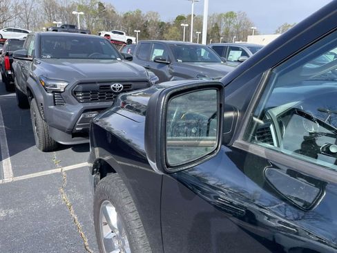 Used 2016 RAM 1500 Big Horn image 24