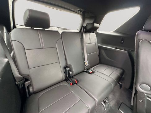 Certified 2023 Chevrolet Traverse RS image 37