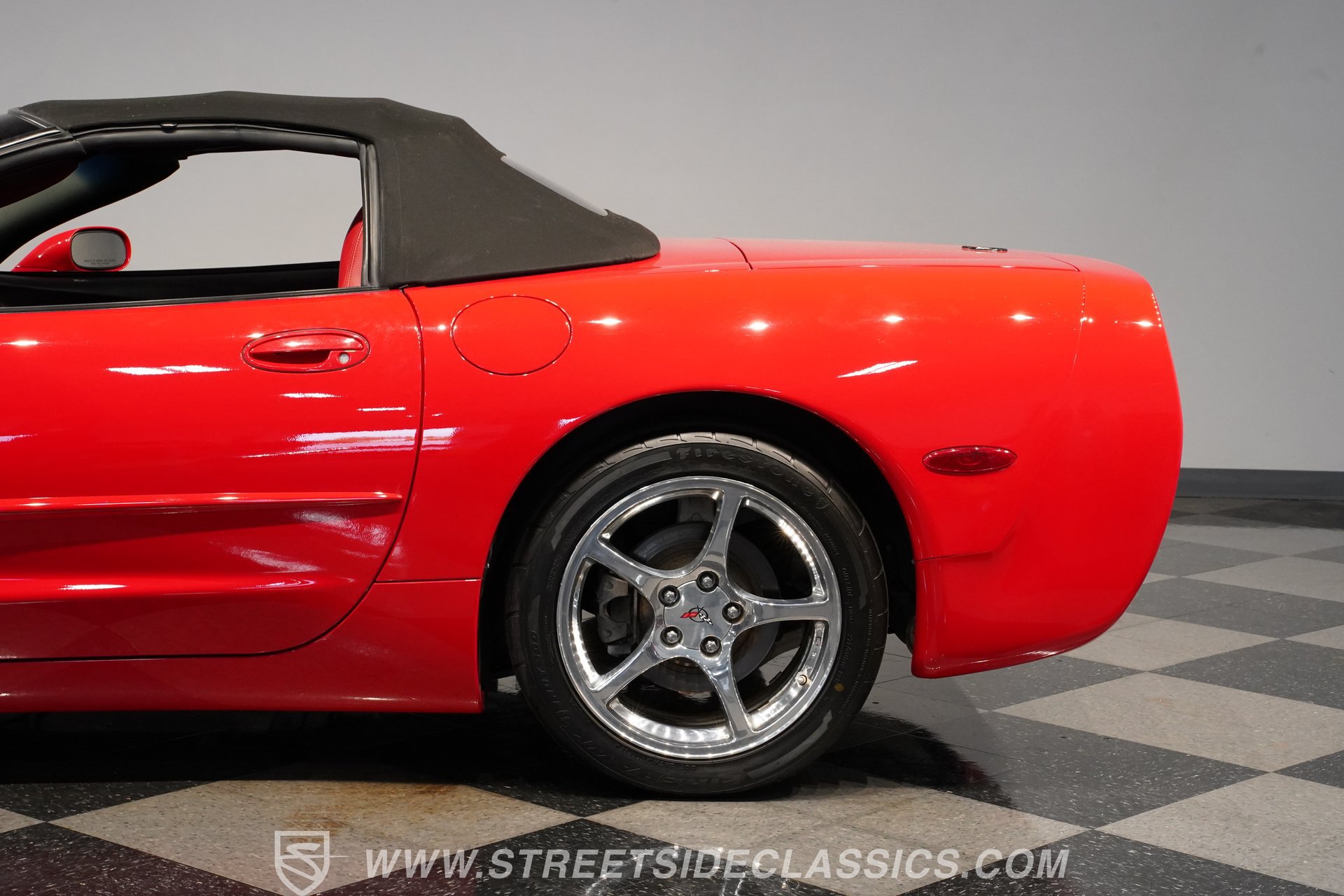 Used 2004 Chevrolet Corvette Convertible w/ Preferred Equipment Group RWD image 25
