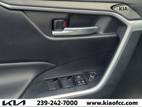 Used 2021 Toyota RAV4 XLE FWD image 21