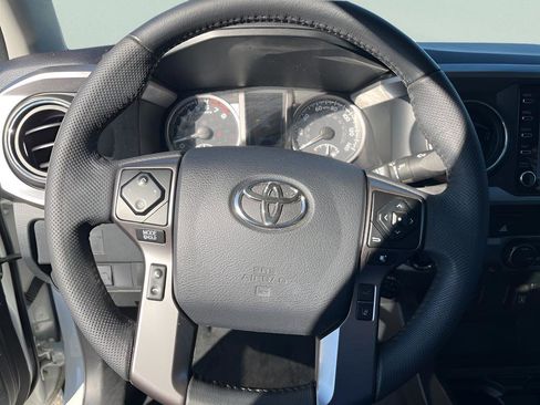 Used 2023 Toyota Tacoma SR5 w/ Technology Package AWD/4WD image 19