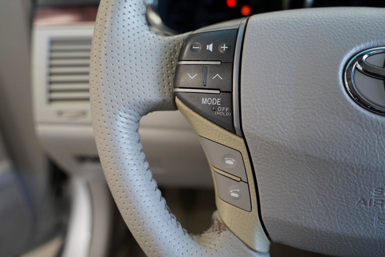 Used 2012 Toyota Avalon Limited FWD image 13