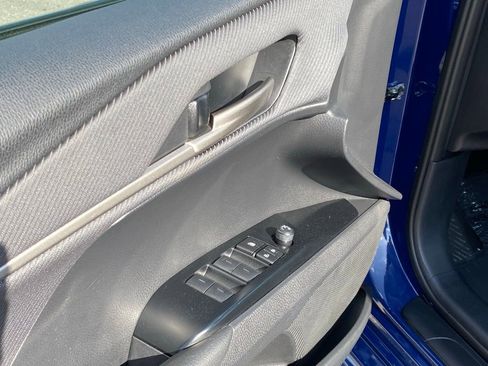 Used 2025 Toyota Camry SE image 11