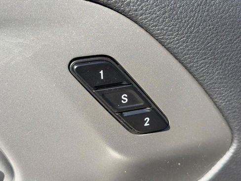 Used 2025 Chrysler Pacifica Select FWD image 22