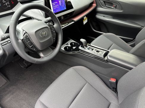 New 2026 Toyota Prius Plug-In Hybrid FWD image 10