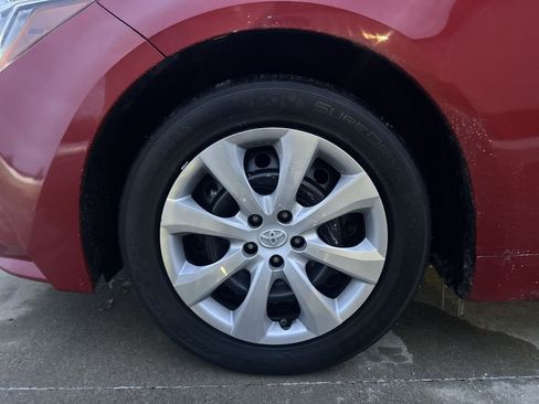 Used 2021 Toyota Corolla LE image 31