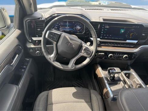 Used 2025 Chevrolet Silverado 1500 LT Trail Boss AWD/4WD image 17