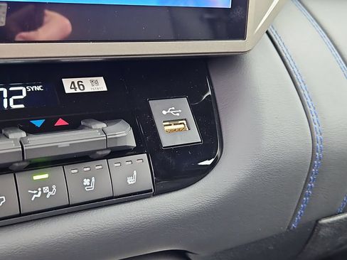 New 2026 Toyota Tundra Platinum w/ TRD Off-Road Package AWD/4WD image 15
