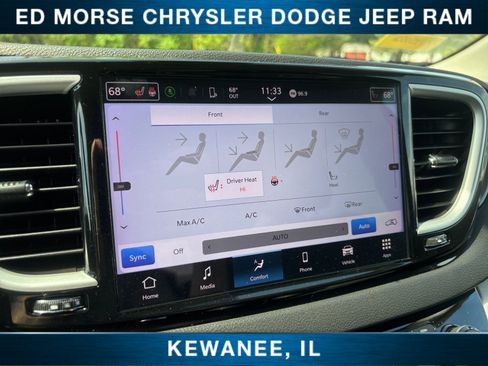 Used 2024 Chrysler Pacifica Touring-L FWD image 28