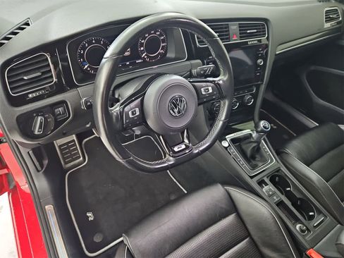 Used 2018 Volkswagen Golf R 4-Door image 2