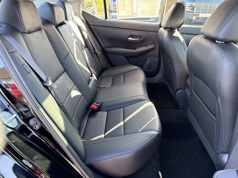 Used 2021 Nissan Sentra SR w/ SR Premium Package image 20