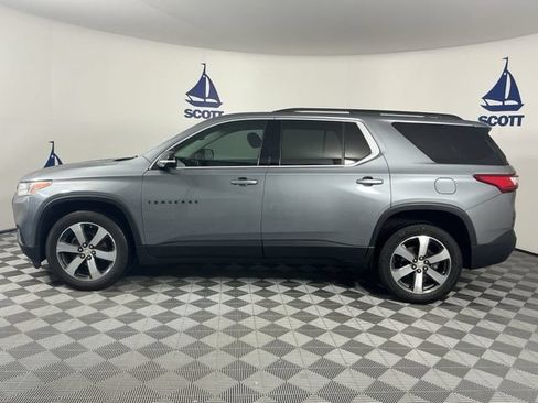 Used 2020 Chevrolet Traverse LT w/ LT Premium Package AWD/4WD image 4