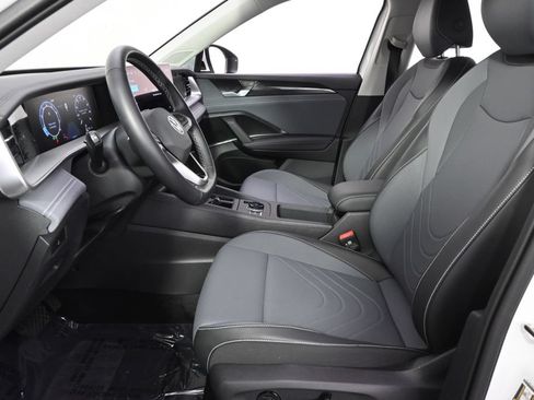 Used 2026 Volkswagen Tiguan SE AWD/4WD image 13