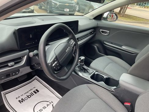 Used 2025 Kia K4 FWD image 21